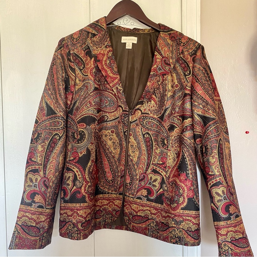 Appleseed’s paisley zip up blazer